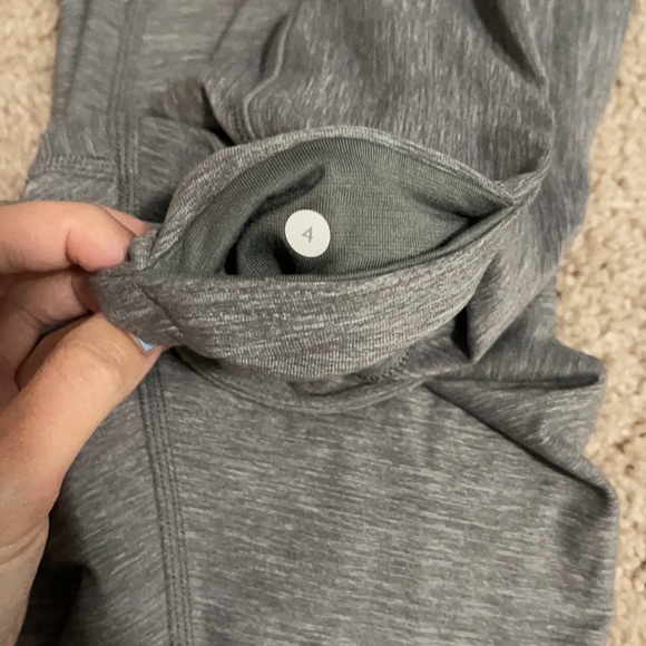 Lululemon workout leggings size 4 grey. - Picture 4 of 4